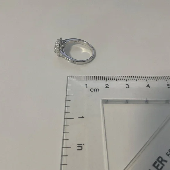Swarovski Ring Size 6 (52mm Europe) - Picture 2 of 3